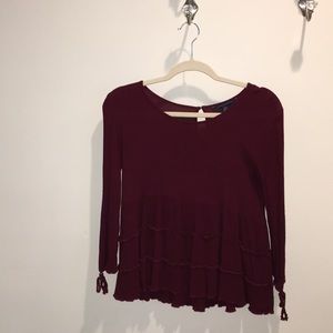 American Eagle Cute maroon flowery peplum shirt